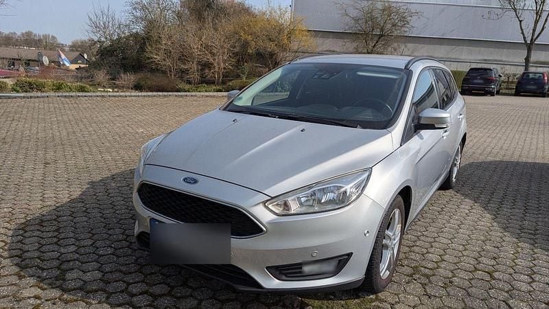 Gebraucht Ford Focus Business Edition 120 PS (88 kW) 2016 Silber Kombi