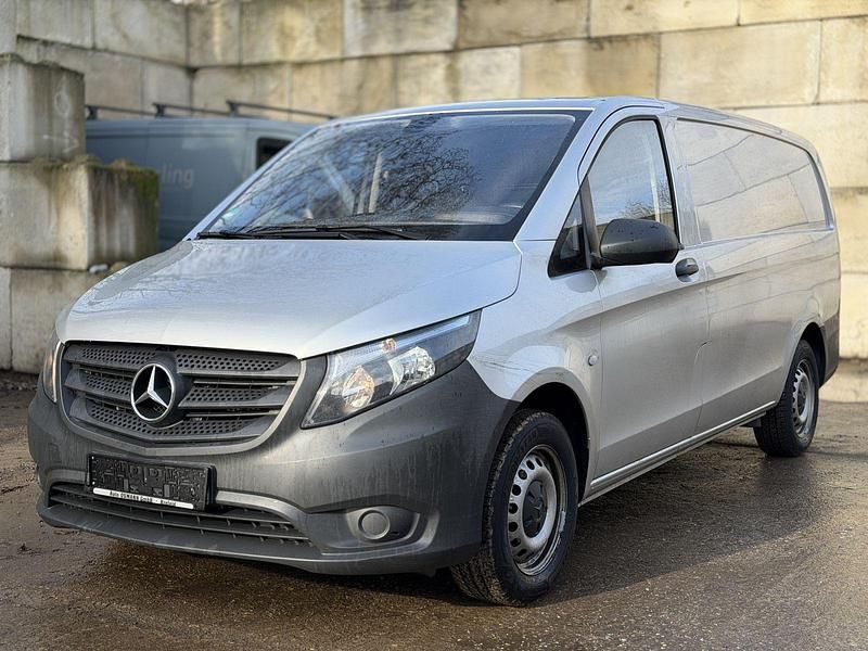 Gebraucht Mercedes Vito 102 PS (75 kW) 2020 Silber Van