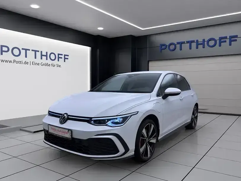 Gebraucht VW Golf VII GTE 204 PS (150 kW) 2021 Weiss Kleinwagen