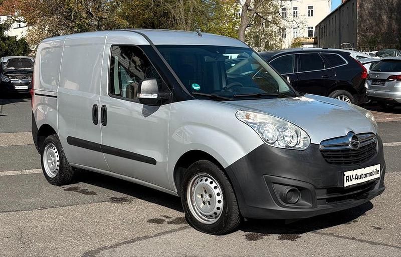 Usata Opel Combo 90 CV (66 kW) 2013 Argento Monovolume