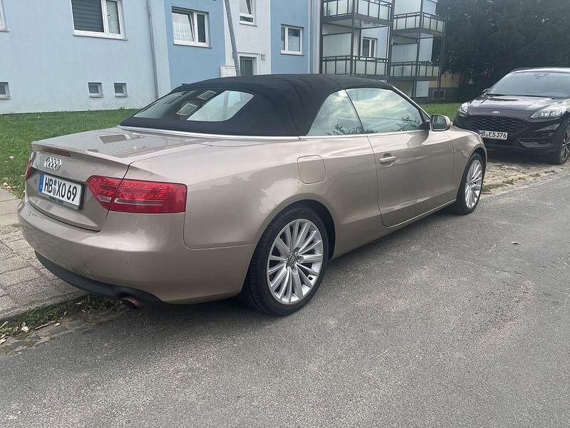 Gebraucht Audi A5 Cabriolet Comfort 265 PS (194 kW) 2010 Beige Cabrio