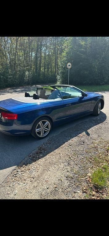 Blau Gebraucht 2015 Audi A5 Cabriolet Ambiente Cabrio | 15.200 € (Superpreis) - Bild 1/4