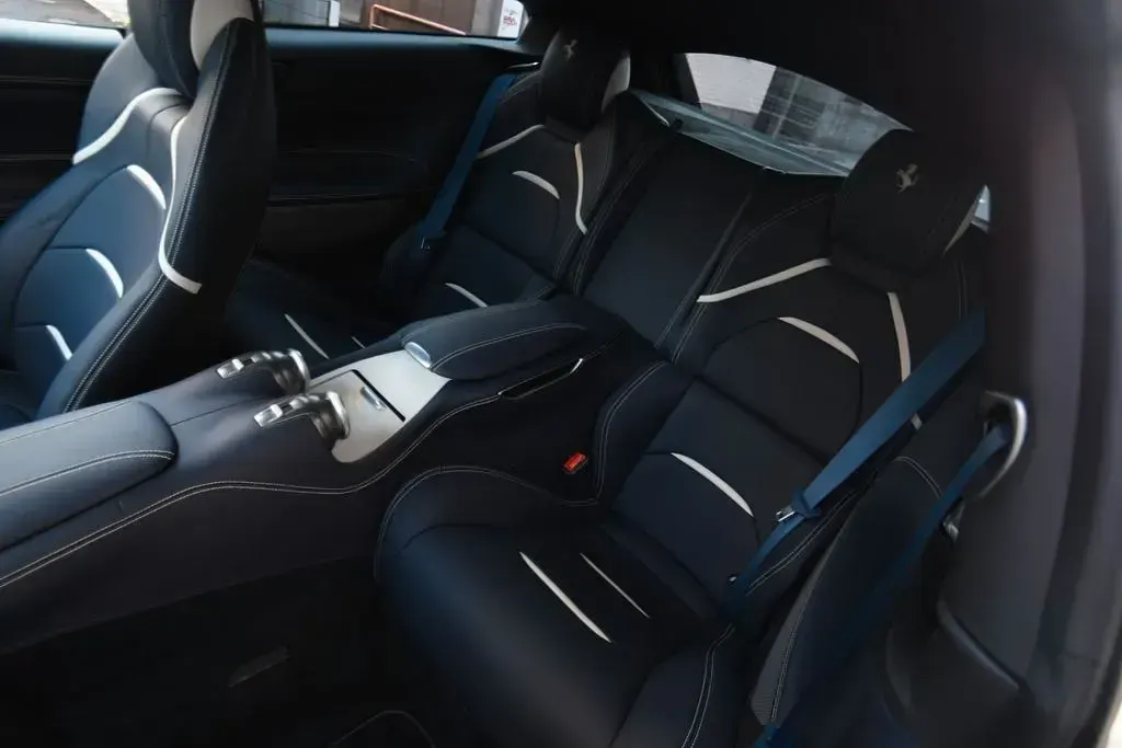 Gebraucht Ferrari GTC4Lusso 610 PS (448 kW) 2018 Weiß Kombi