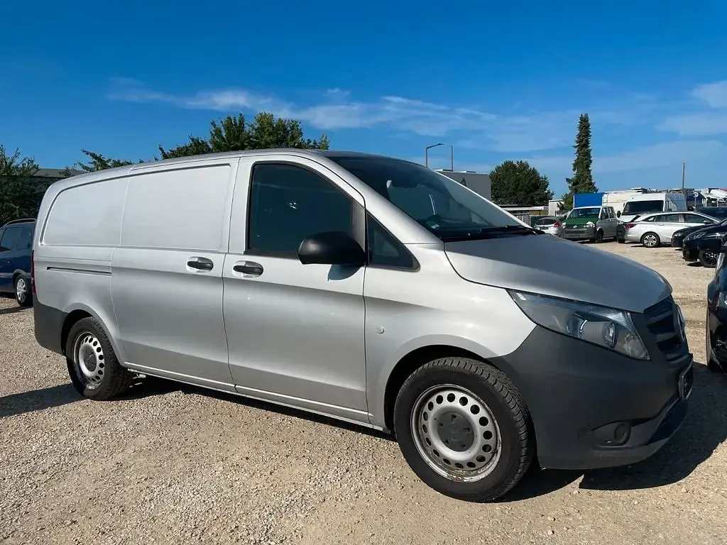 Gebraucht Mercedes Vito 136 PS (100 kW) 2015 Silber Van