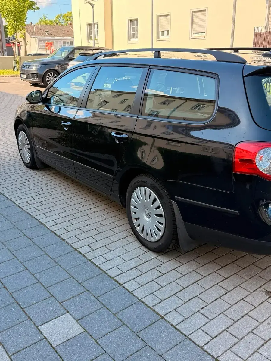 Gebraucht VW Passat 122 PS (89 kW) 2009 Schwarz Kombi