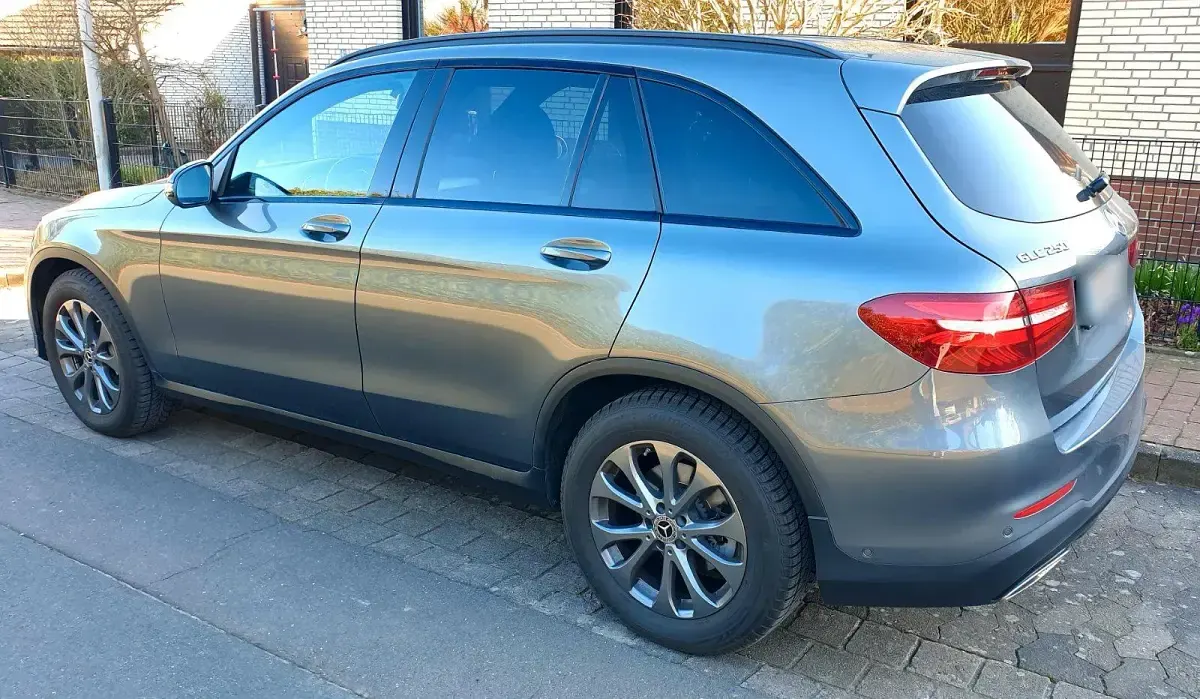 Gebraucht Mercedes GLC250 211 PS (155 kW) 2018 Grau SUV
