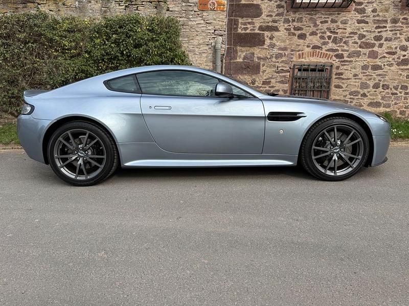Gebraucht Aston Martin V8 Vantage 436 PS (320 kW) 2016 Silber Coupé