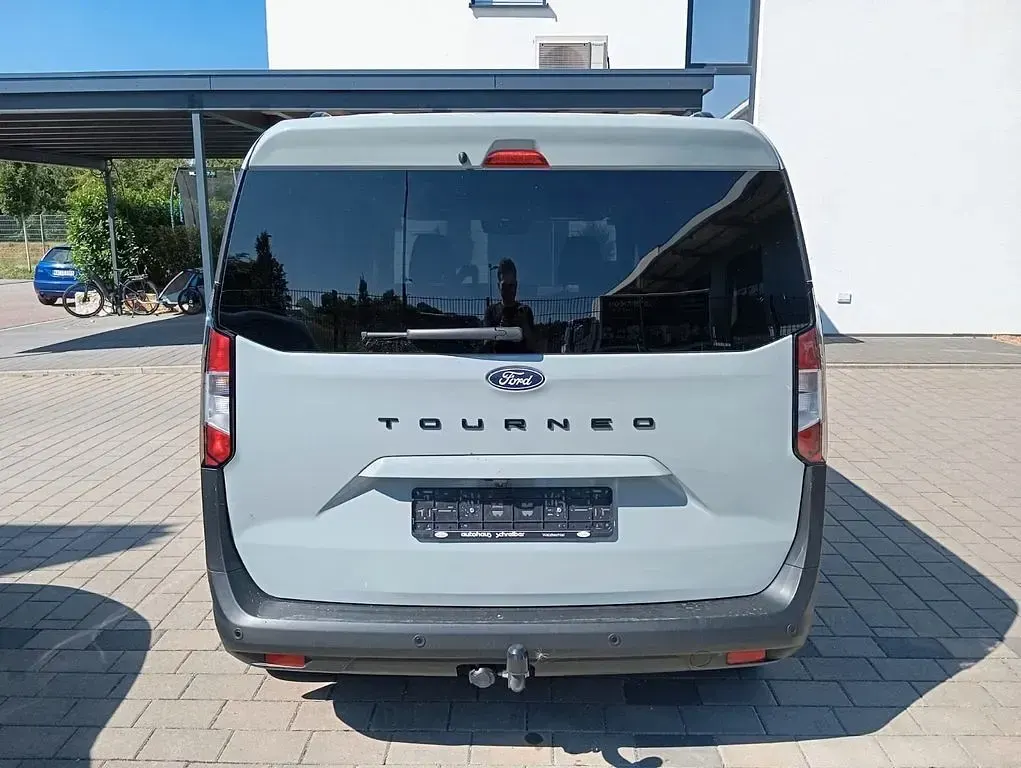 Gebraucht Ford Tourneo Courier Titanium 125 PS (91 kW) 2024 Grau Van / Kleinbus