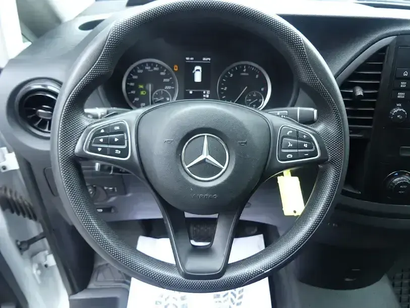Gebraucht Mercedes Vito 163 PS (119 kW) 2022 Weiss Van