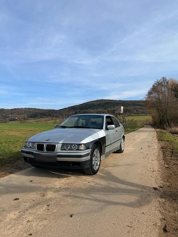Gebraucht BMW 316 102 PS (75 kW) 1998 Andere farben Coupé