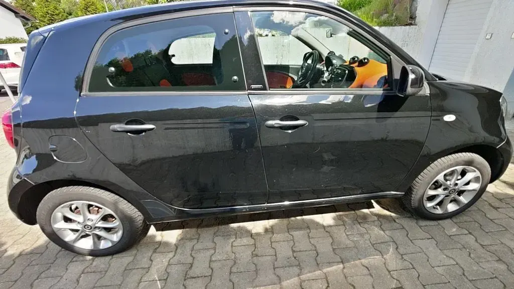 Używany Smart ForFour Passion 71 KM (52 kW) 2016 Czarny Hatchback