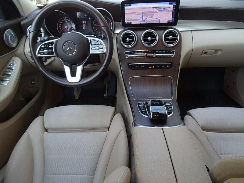 Gebraucht Mercedes C220 194 PS (142 kW) 2020 Schwarz Limousine