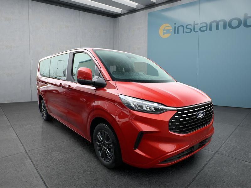 Neu Ford Tourneo 170 PS (125 kW) 2025 Rot Van / Kleinbus