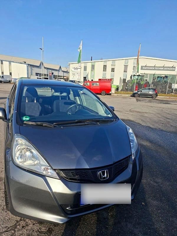 Gebraucht Honda Jazz Trend 99 PS (72 kW) 2014 Grau Kleinwagen