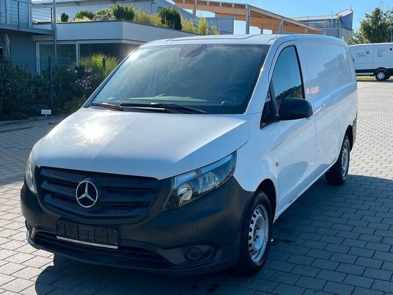 Weiß Gebraucht 2019 Mercedes Vito Van / Kleinbus | 11.980 € (Superpreis) - Bild 1/4