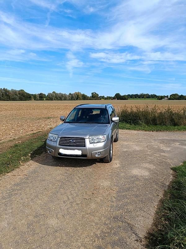 Silber Gebraucht 2005 Subaru Forester SUV | 6.495 € - Bild 1/4