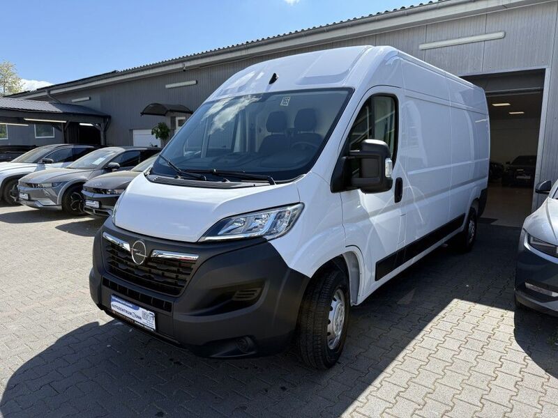 Weiß Gebraucht 2024 Opel Movano Edition Van | 27.800 € (Superpreis) - Bild 1/4