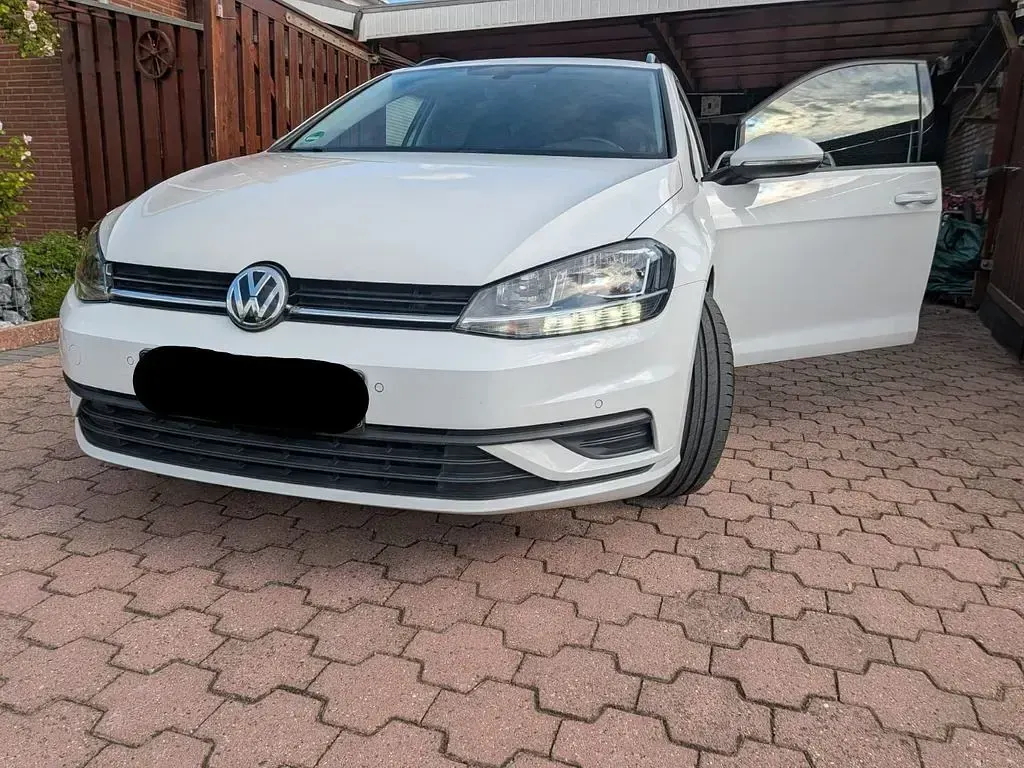Gebraucht VW Golf VII 125 PS (91 kW) 2018 Weiß Kombi
