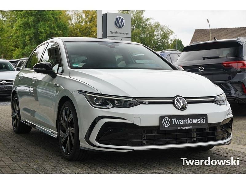 Pure white Gebraucht 2024 VW Golf VIII Business Limousine | 29.790 € (Fairer Preis) - Bild 1/4