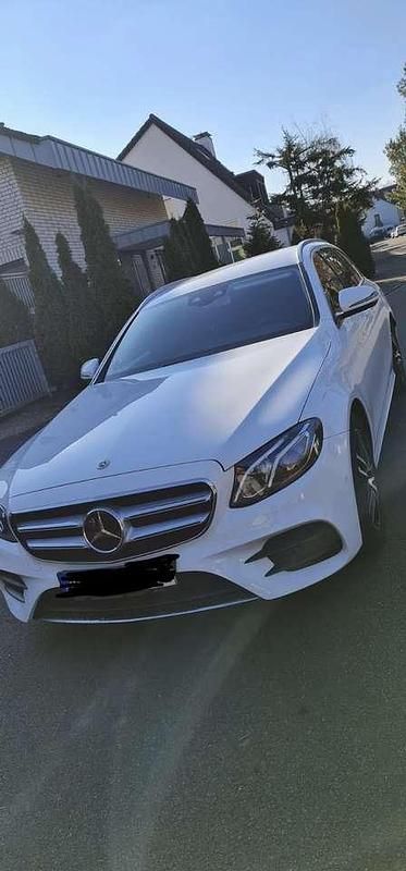 Gebraucht Mercedes E220 194 PS (142 kW) 2020 Weiß Kombi