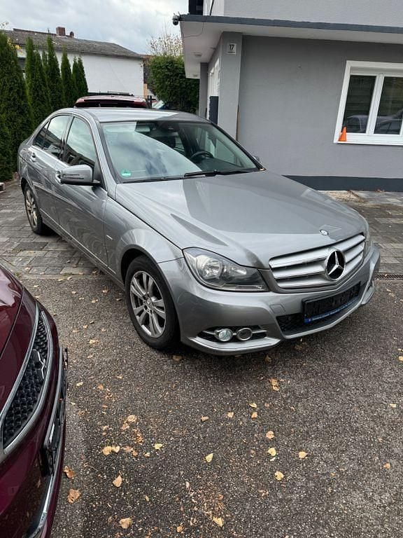 Silber Gebraucht 2011 Mercedes C200 Limousine | 7.500 € (Superpreis) - Bild 1/4