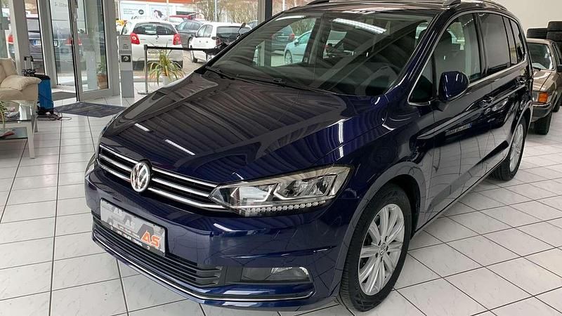 Atlantik blue metallic Gebraucht 2019 VW Touran Highline Van / Kleinbus | 19.199 € (Etwas zu teuer) - Bild 1/4