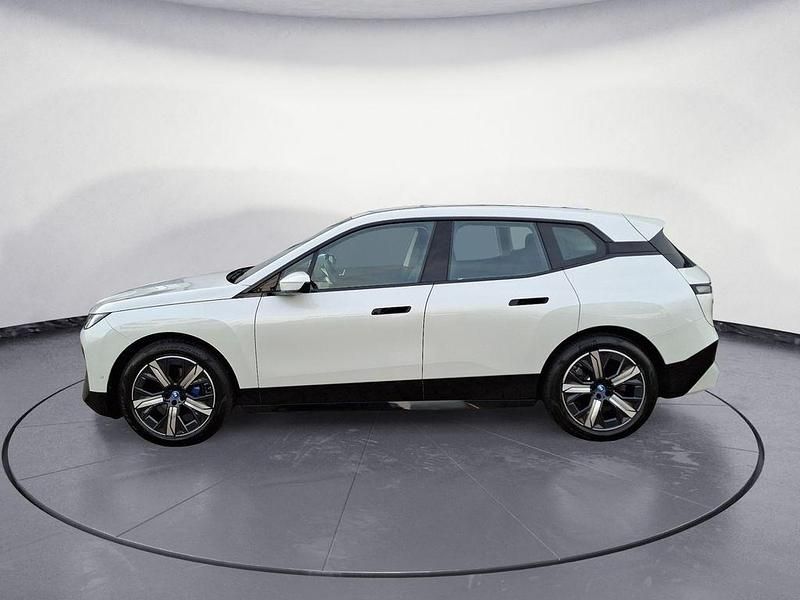 Gebraucht BMW iX 239 kW (326 PS) 2023 Weiß SUV