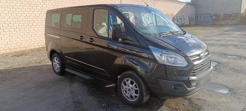 Second-hand Ford Transit Custom 155 CP (114 kW) 2013 Negru Monovolum