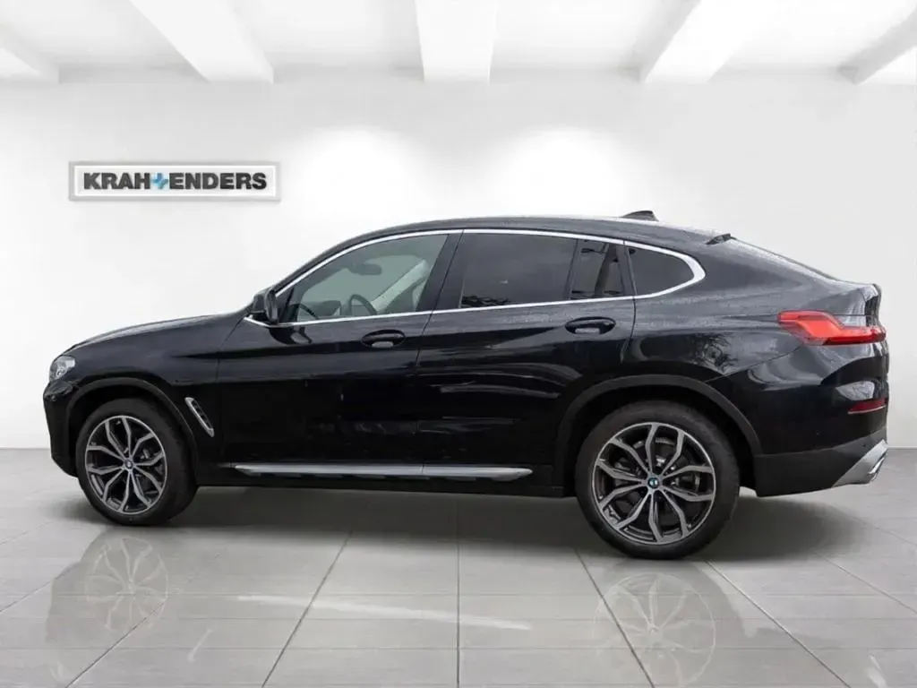 Gebraucht BMW X4 Performance 190 PS (139 kW) 2022 Black sapphire metallic (schwarz) SUV