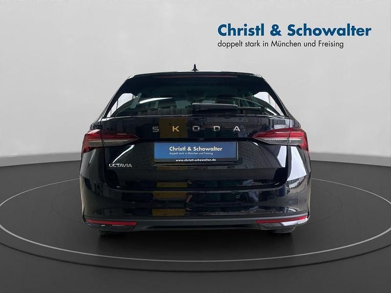 Gebraucht Skoda Octavia Selection 150 PS (110 kW) 2024 Blackmagic perleffekt Kombi