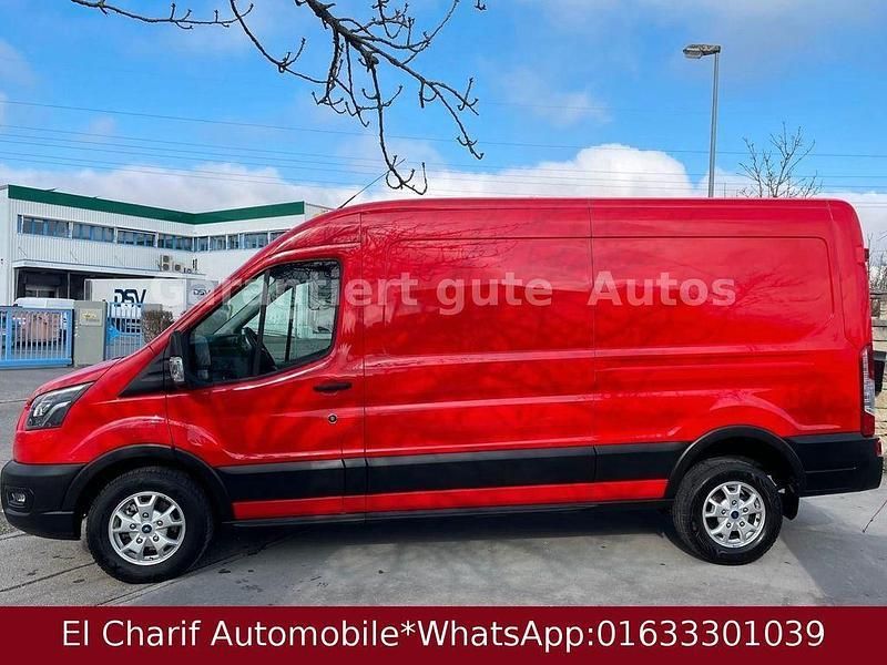 Gebraucht Ford Transit Trend 185 PS (136 kW) 2022 Racerot Van / Kleinbus