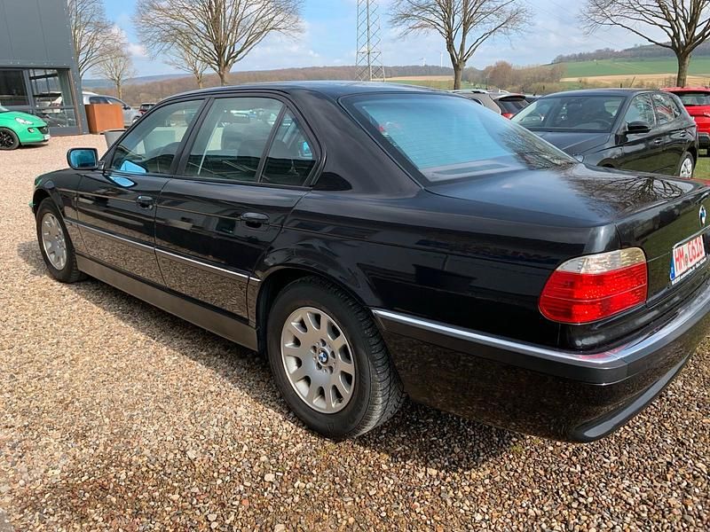 Gebraucht BMW 728 193 PS (141 kW) 1998 Schwarz Limousine