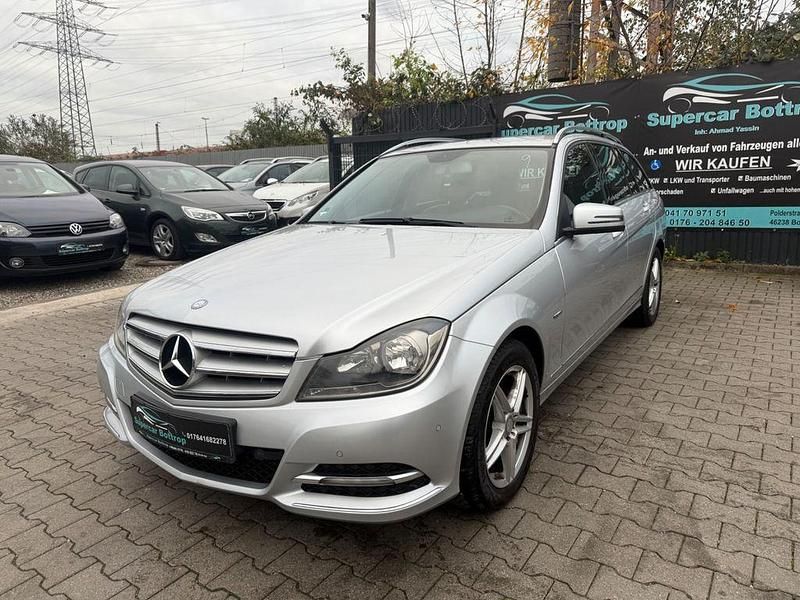 Gebraucht Mercedes C180 156 PS (114 kW) 2011 Silber Kombi