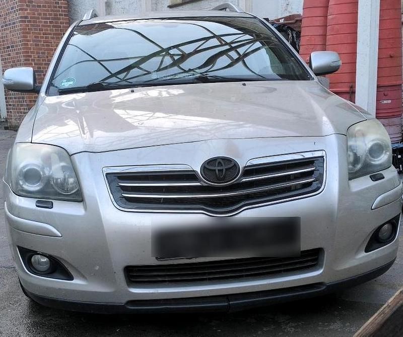 Silber Gebraucht 2007 Toyota Avensis Kombi | 1.800 € (Superpreis) - Bild 1/4