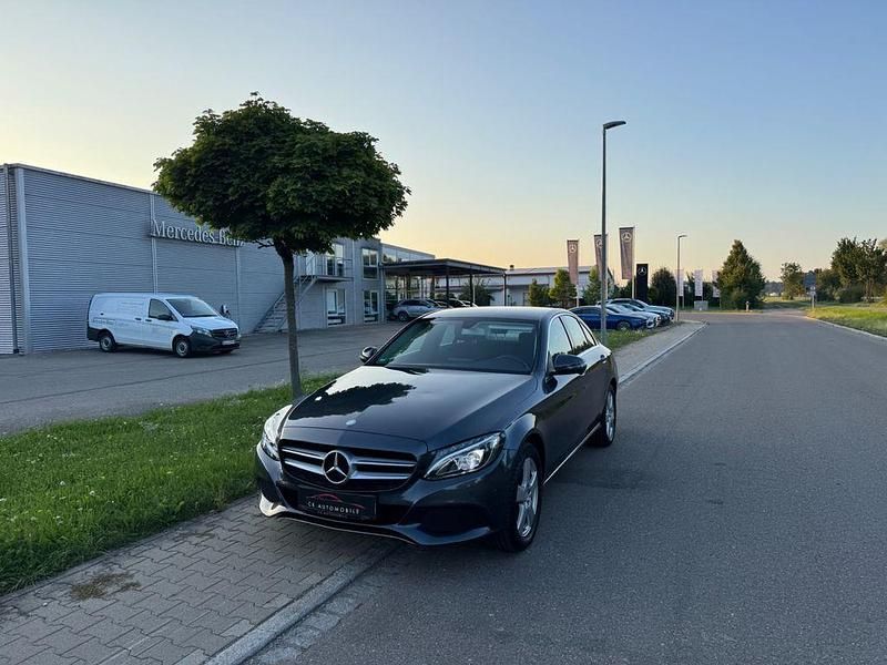 Grau Gebraucht 2015 Mercedes C180 Limousine | 18.999 € (Fairer Preis) - Bild 1/4
