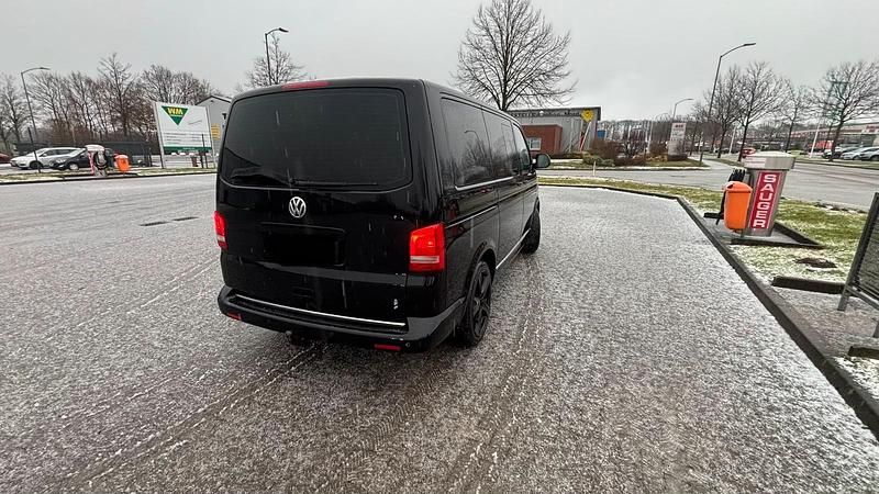 Gebraucht VW Multivan Highline 179 PS (131 kW) 2010 Schwarz Van