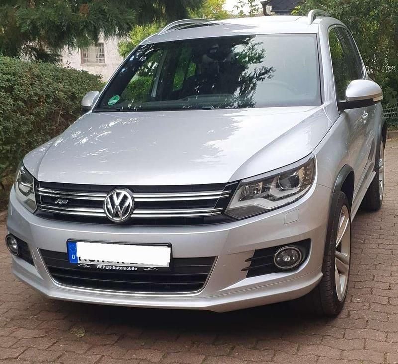 Silber Gebraucht 2012 VW Tiguan R-line BlueMotion SUV | 10.000 € (Etwas zu teuer) - Bild 1/4