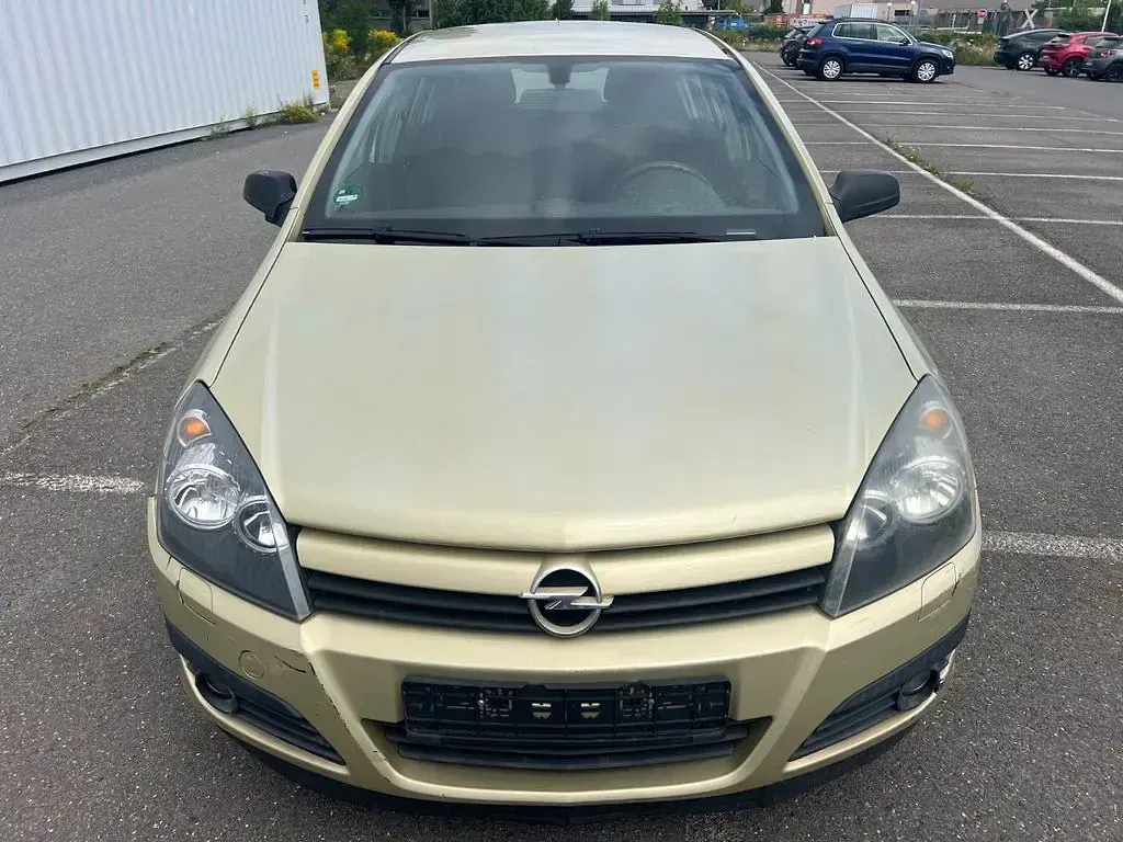 Gebraucht Opel Astra 105 PS (77 kW) 2004 Gold Limousine