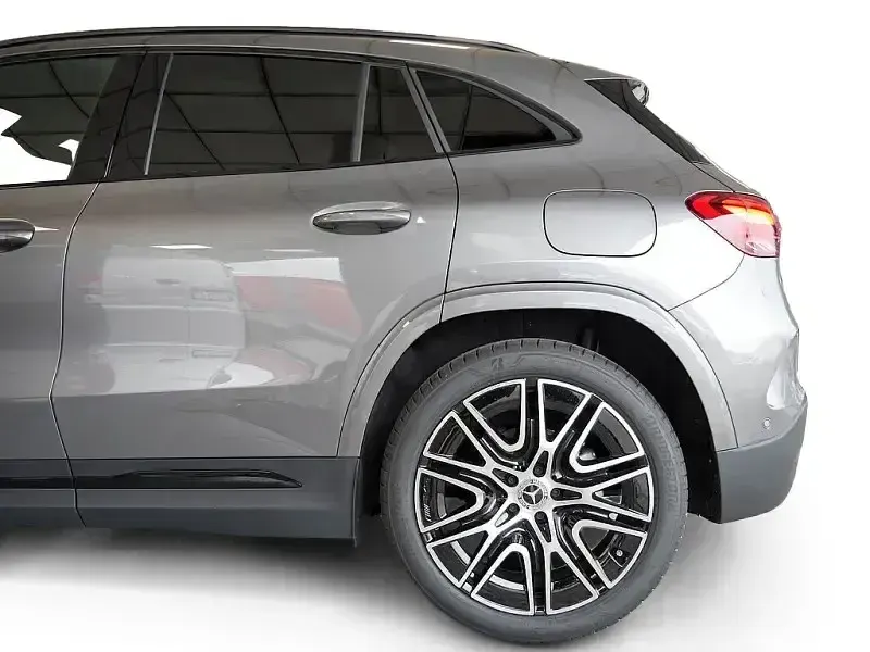Gebraucht Mercedes GLA200 AMG 150 PS (110 kW) 2026 Grau SUV