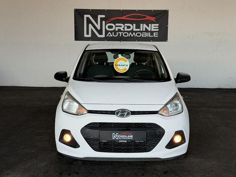 Weiß Gebraucht 2016 Hyundai i10 Basis Kleinwagen | 4.995 € (Fairer Preis) - Bild 1/4