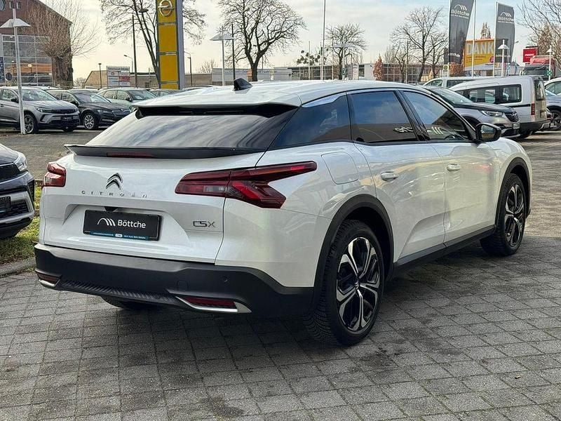 Gebraucht Citroën C5 X 131 PS (96 kW) 2024 Lack weiss perlglänzend/typ metallic drei schichten perlmutt Kombi