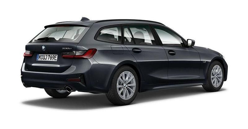 Gebraucht BMW 330e Advantage 292 PS (214 kW) 2022 Grau Kombi