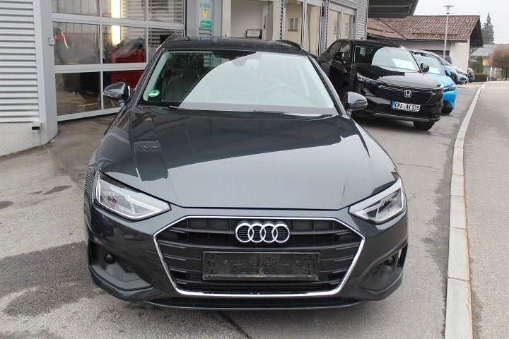 Gebraucht Audi A4 Basis 150 PS (110 kW) 2023 Manhattangrau (metallic) Kombi