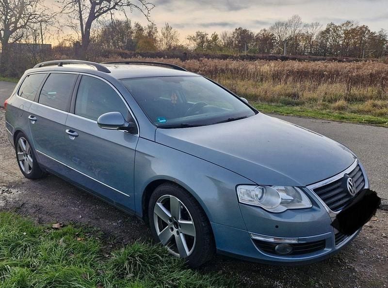 Grau Gebraucht 2010 VW Passat Comfortline Kombi | 2.700 € (Superpreis) - Bild 1/4