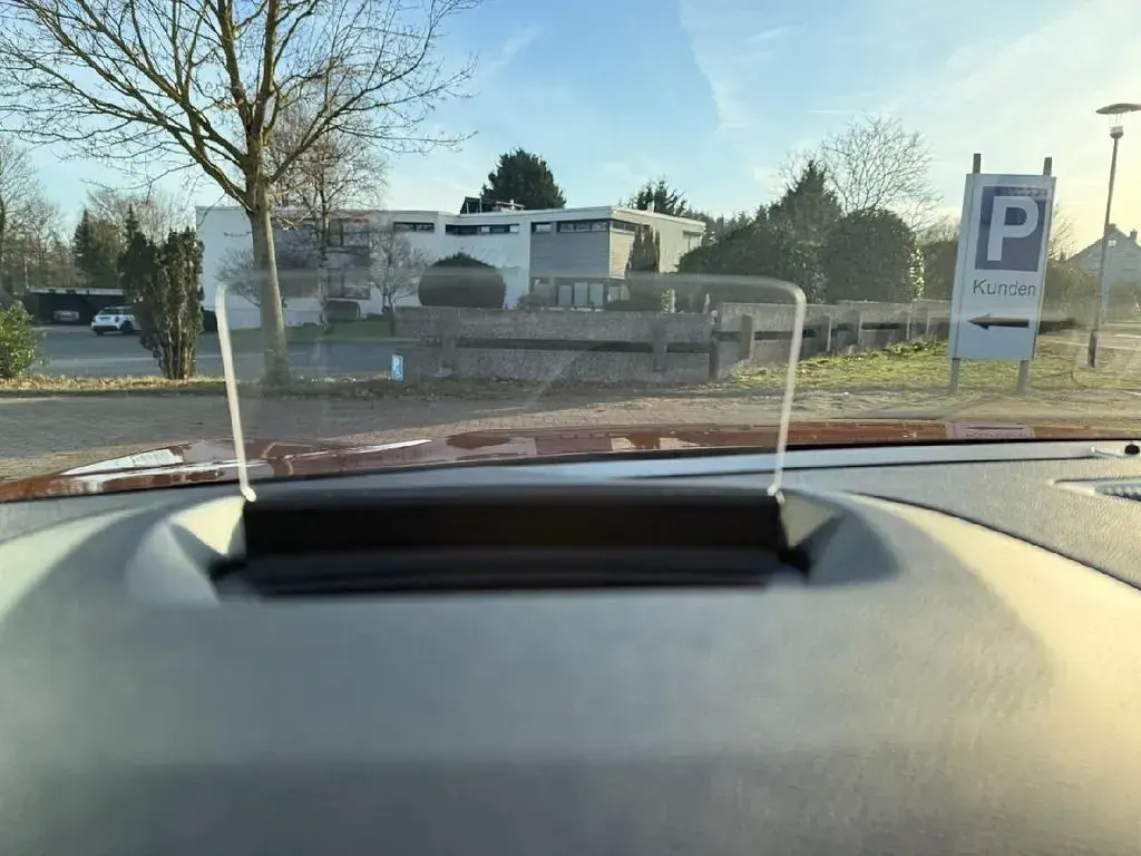 Gebraucht Citroën e-C4 Feel 100 kW (136 PS) 2021 Lackierung pulsorange/typ aus Limousine
