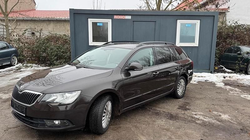 Gebraucht Skoda Superb 125 PS (91 kW) 2014 Braun Kombi