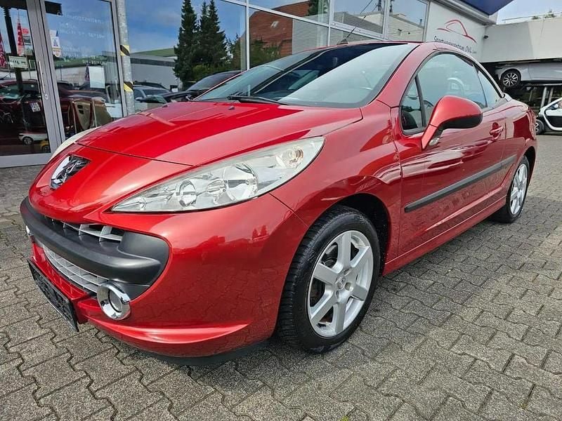 Rot Gebraucht 2007 Peugeot 207 CC Platinum Cabrio | 2.100 € (Guter Preis) - Bild 1/4