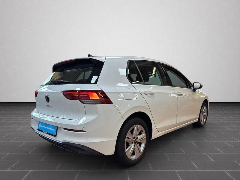 Gebraucht VW Golf VIII 116 PS (85 kW) 2022 Pure white Limousine