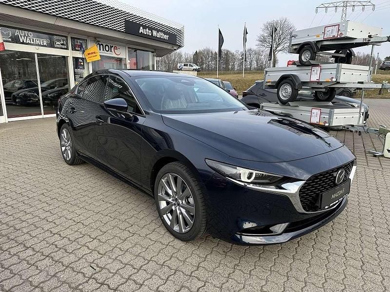 Gebraucht Mazda 3 Center-Line 140 PS (102 kW) 2025 Deep crystal blue Limousine
