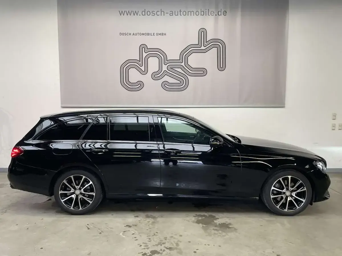 Gebraucht Mercedes E220 Avantgarde 194 PS (142 kW) 2020 Schwarz/baltic black Kombi